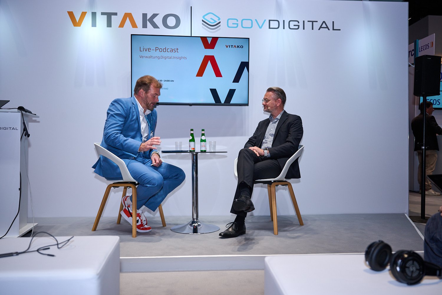 Live-Podcast „Verwaltung.Digital.Insights“ mit Dr. André Göbel auf der VITAKO-Bühne.